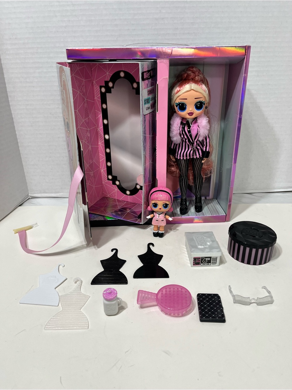 LOL SURPRISE OMG winter chill big wig fashion doll with accessories